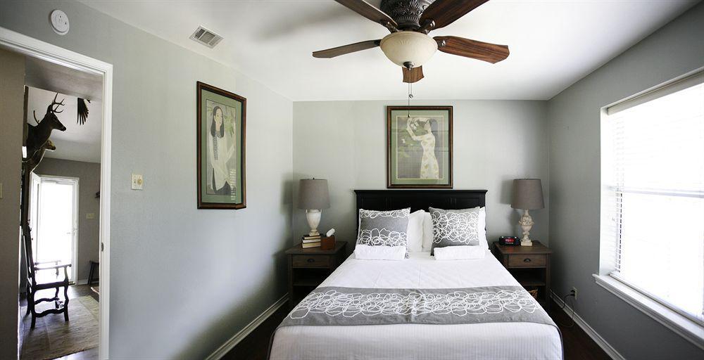 Camp Lucy Hotel Dripping Springs Eksteriør billede
