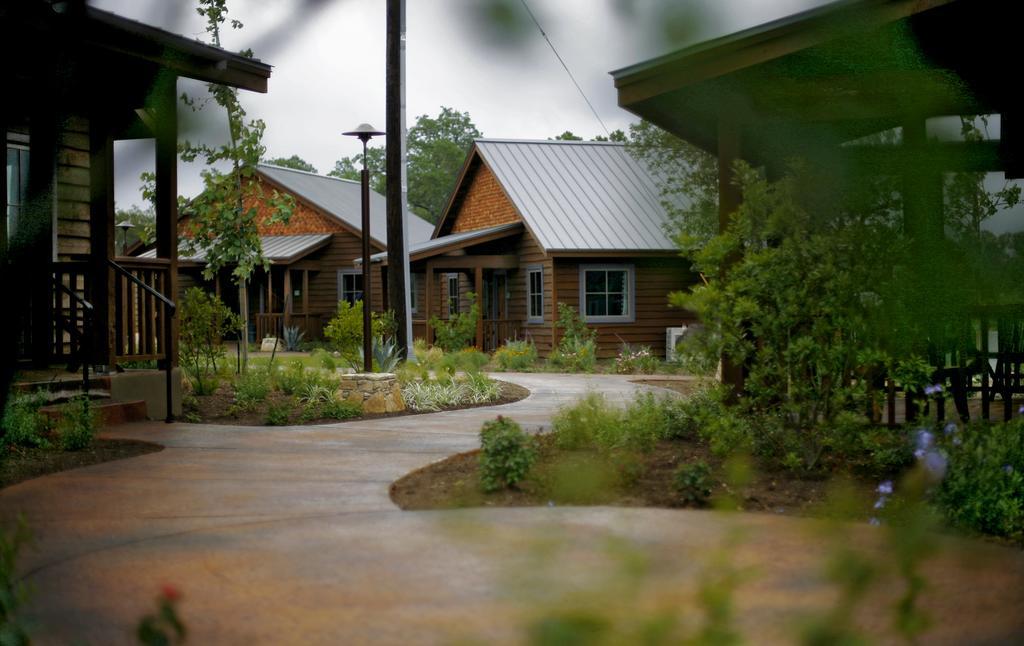 Camp Lucy Hotel Dripping Springs Eksteriør billede