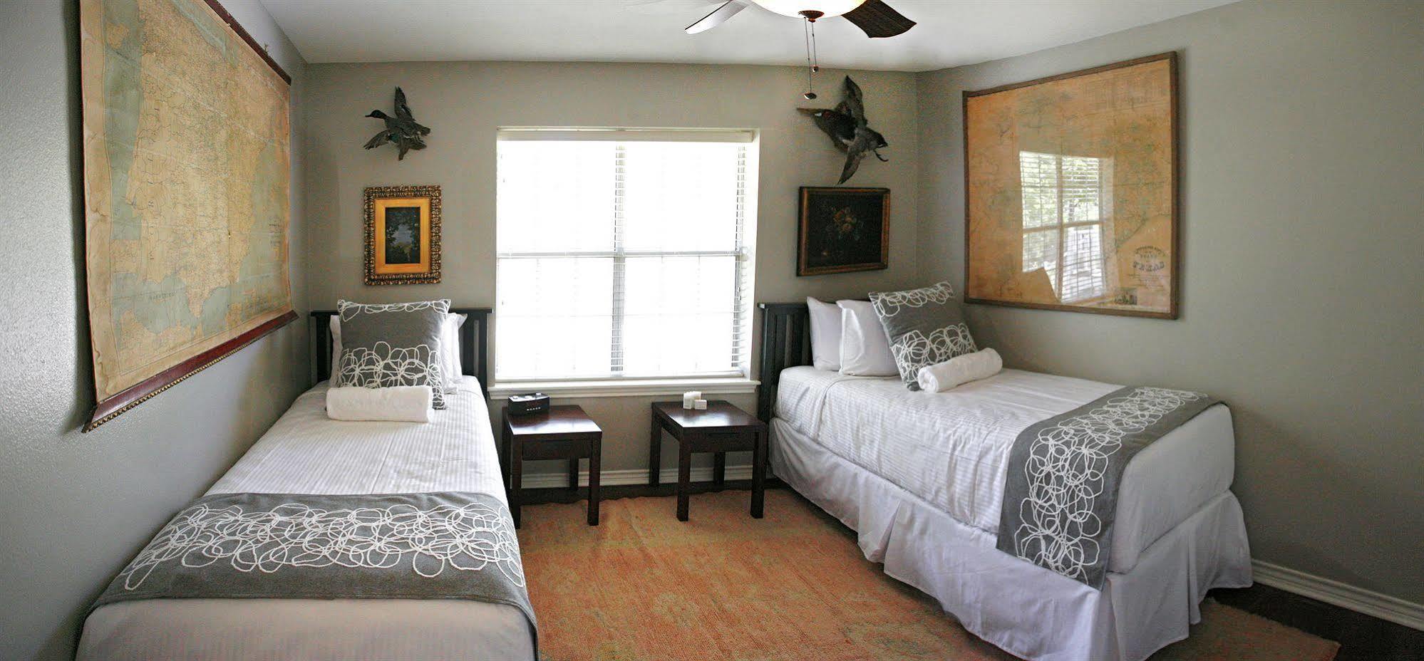 Camp Lucy Hotel Dripping Springs Eksteriør billede